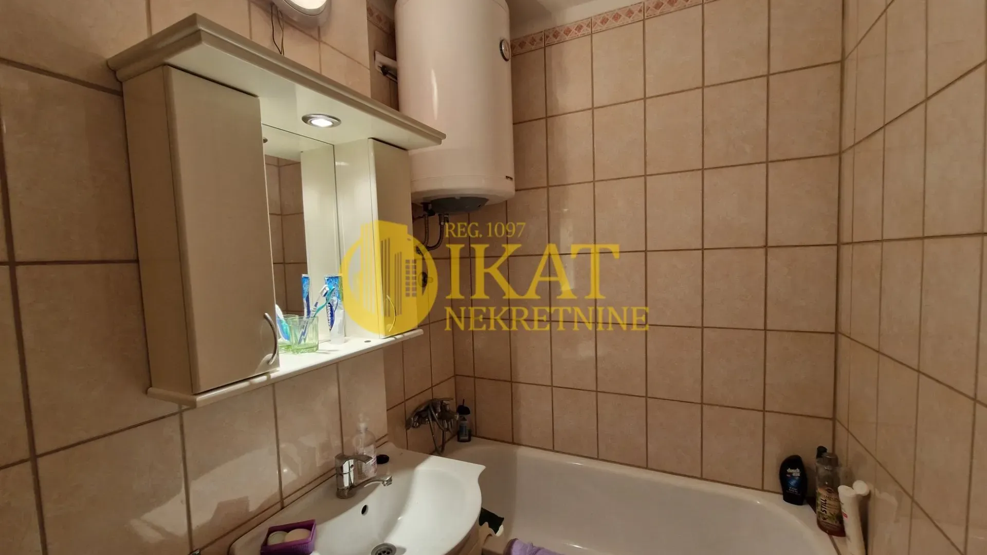 Izdavanje, dvosoban stan, 58m², Novi Beograd Blok 61, Novi Beograd Sve Podlokacije