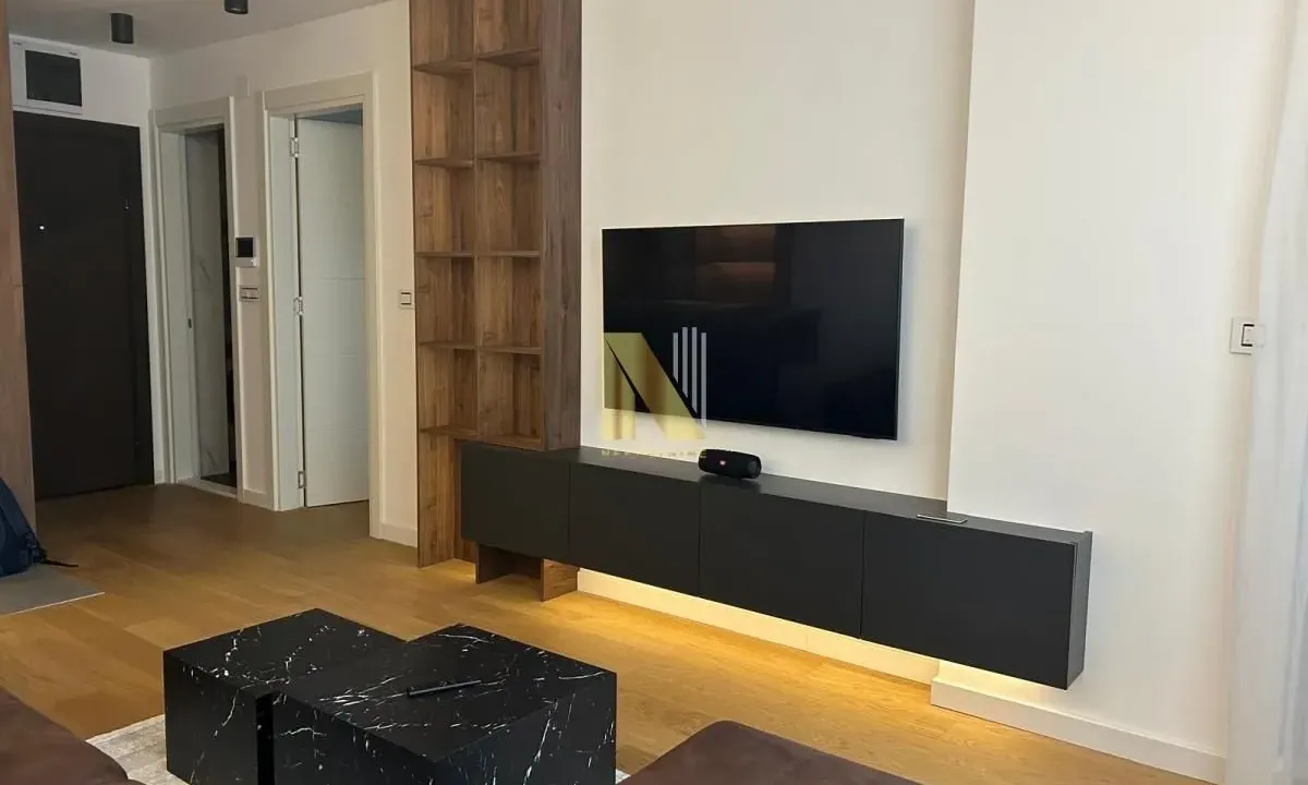 Izdavanje, dvosoban stan, 42m², Sajmište, Novi Sad