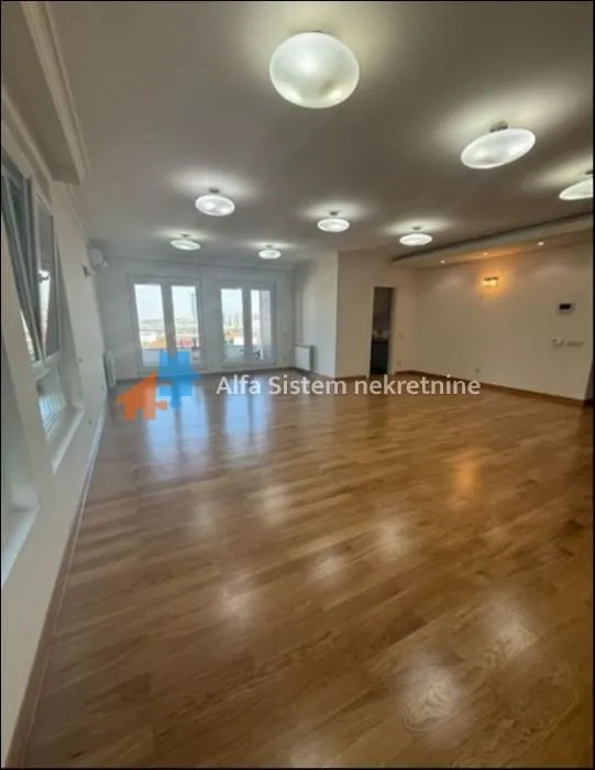 Rent, four bedroom apartment, 130m², Savski Venac, Beograd
