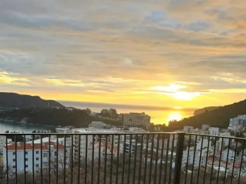 Sale, one bedroom apartment, 68m², Bečići, Budva - image 1