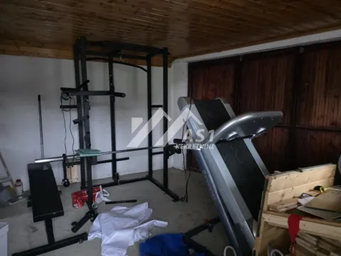 Izdavanje, kuća, 300m², Petrovaradin, Novi Sad - image 9