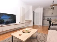 Izdavanje, jednosoban stan, 49m², Central Point, Podgorica