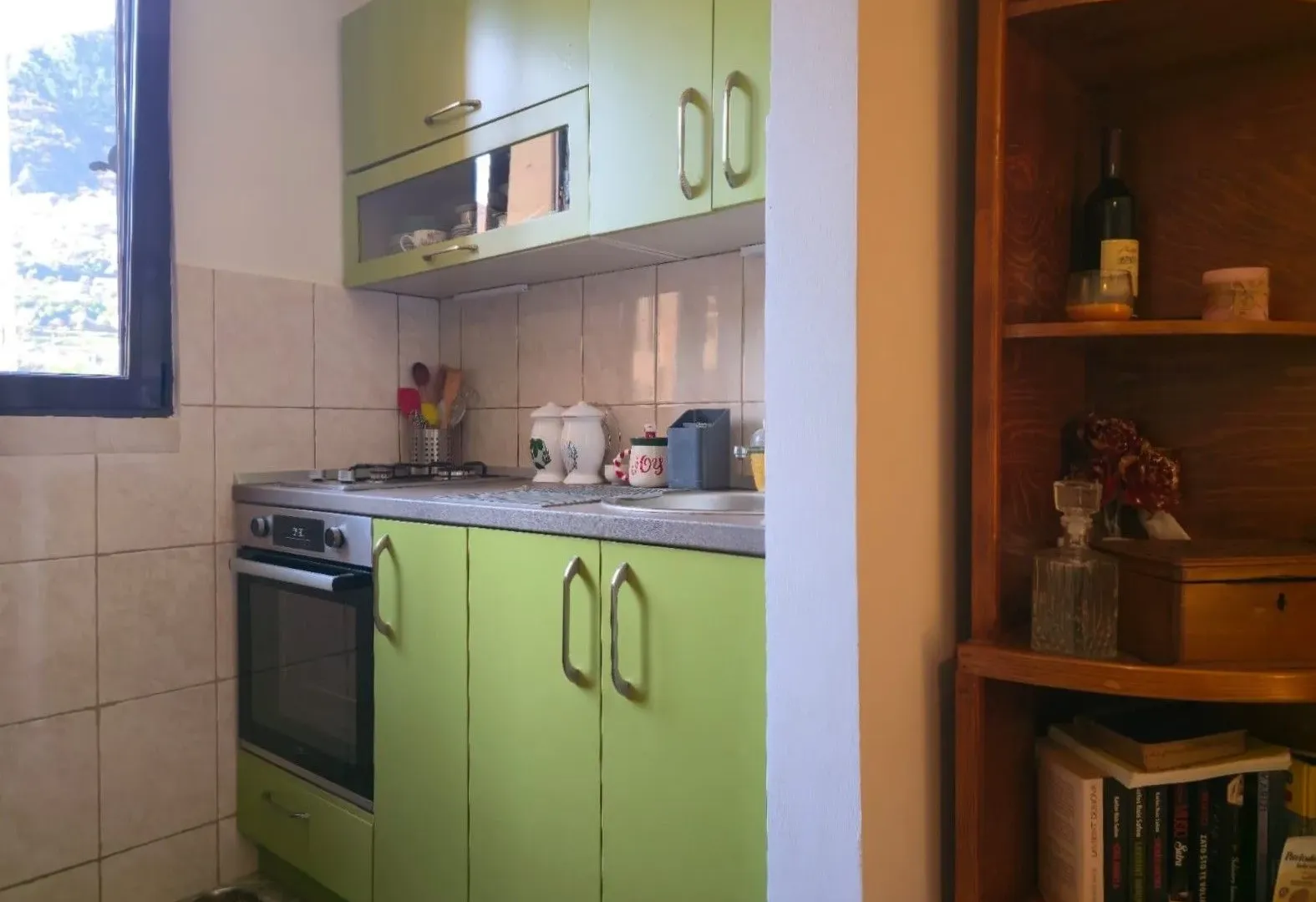 Prodaja, jednosoban stan, 35m², Škaljari, Kotor