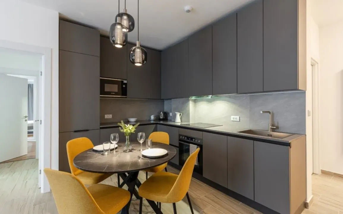 Prodaja, dvosoban stan, 72m², Bečići, Budva