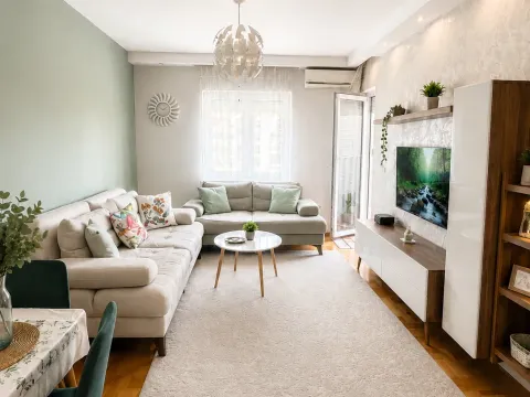 Izdavanje, dvosoban stan, 70m², Tuški Put, Podgorica - image 2