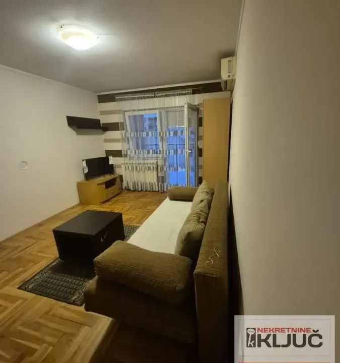 Izdavanje, jednosoban stan, 34m², Grbavica, Novi Sad Sve Podlokacije