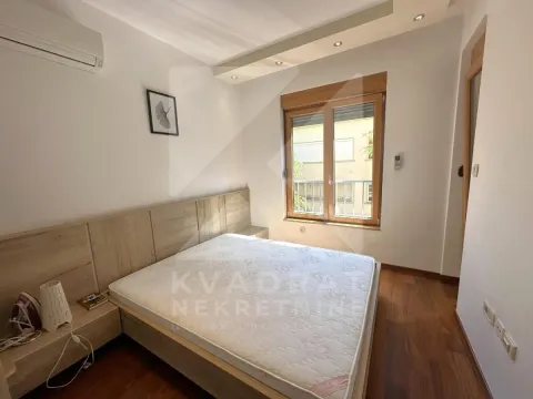 Izdavanje, dvosoban stan, 64m², Centar, Podgorica - image 8