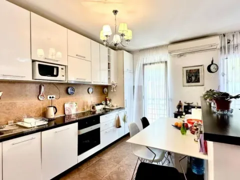 Prodaja, trosoban stan, 99m², Podkošljun, Budva - image 2