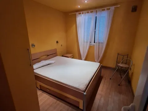 Rent, two bedroom apartment, 54m², Risan, Kotor - image 5