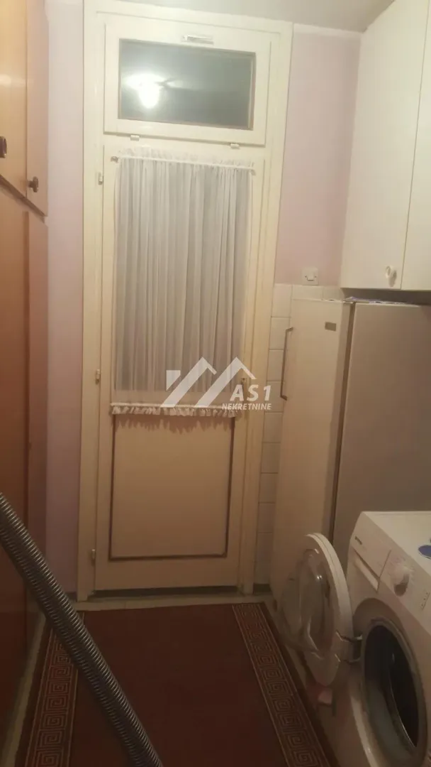 Izdavanje, trosoban stan, 85m², Liman 2, Novi Sad Sve Podlokacije