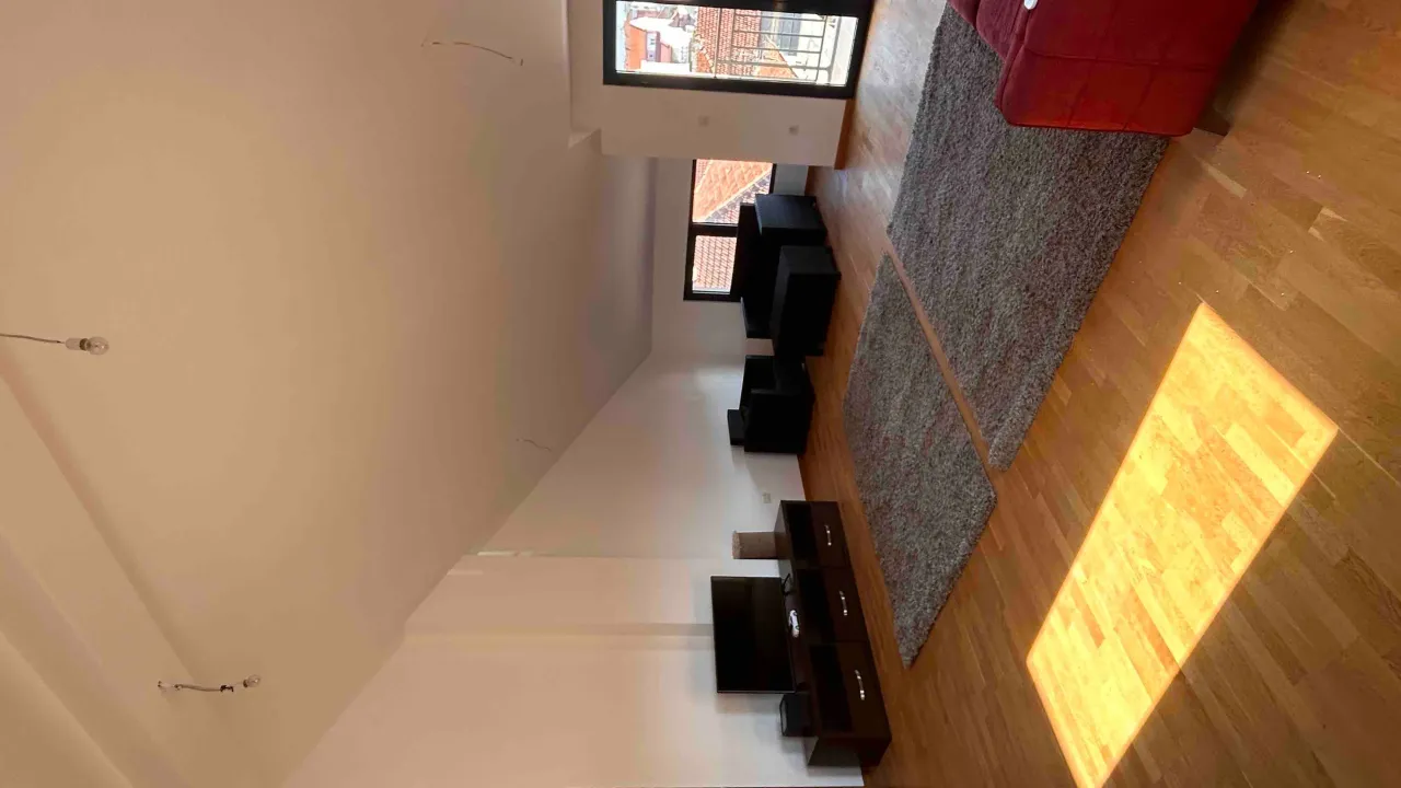 Izdavanje, četvorosoban stan, 150m², Tološi, Podgorica