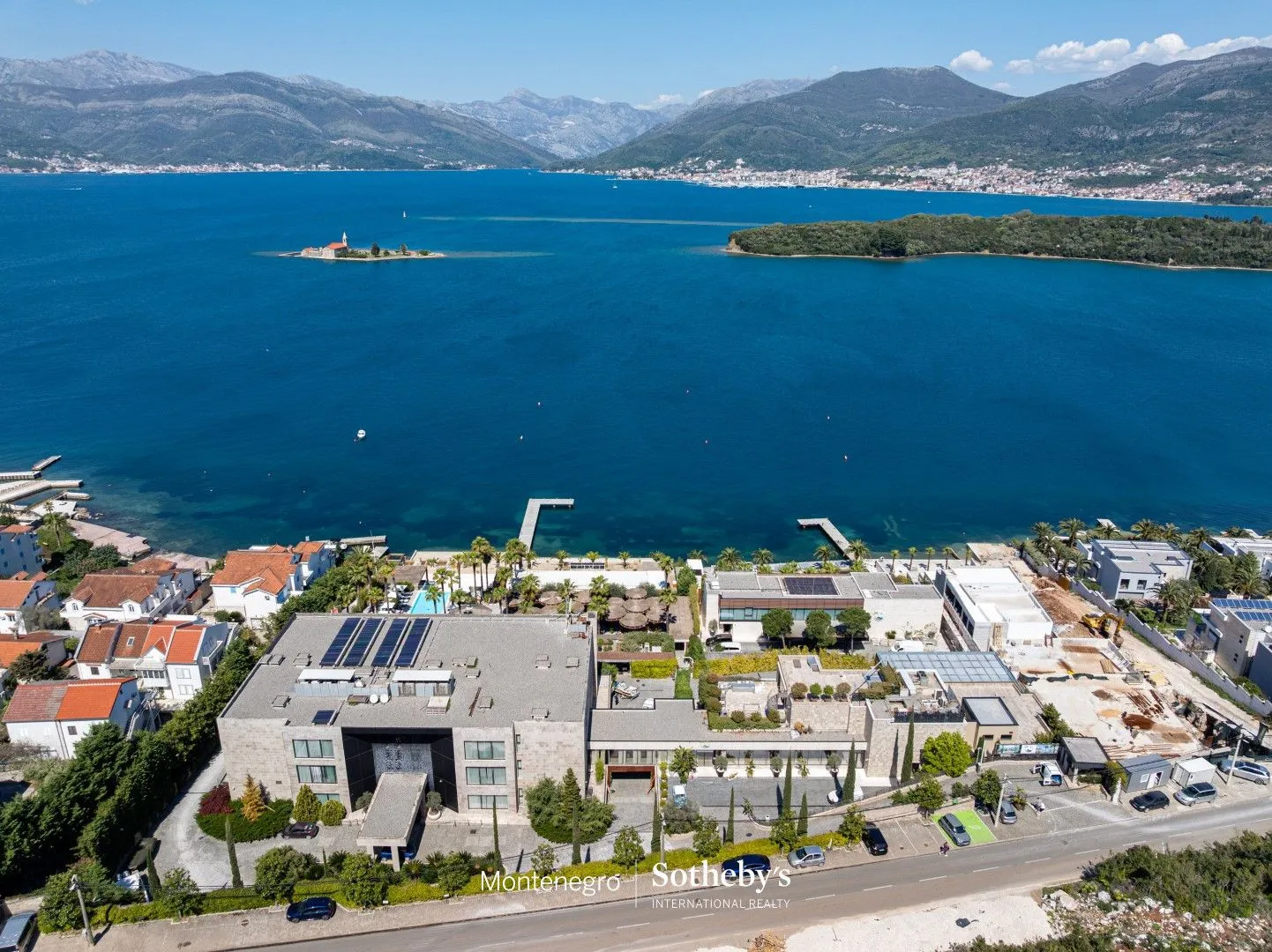 Prodaja, dvosoban stan, 300m², Đuraševići, Tivat