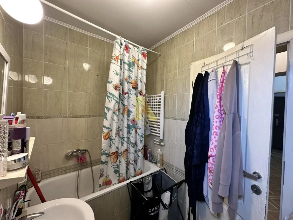 Prodaja, trosoban stan, 61m², Salajka, Novi Sad Sve Podlokacije