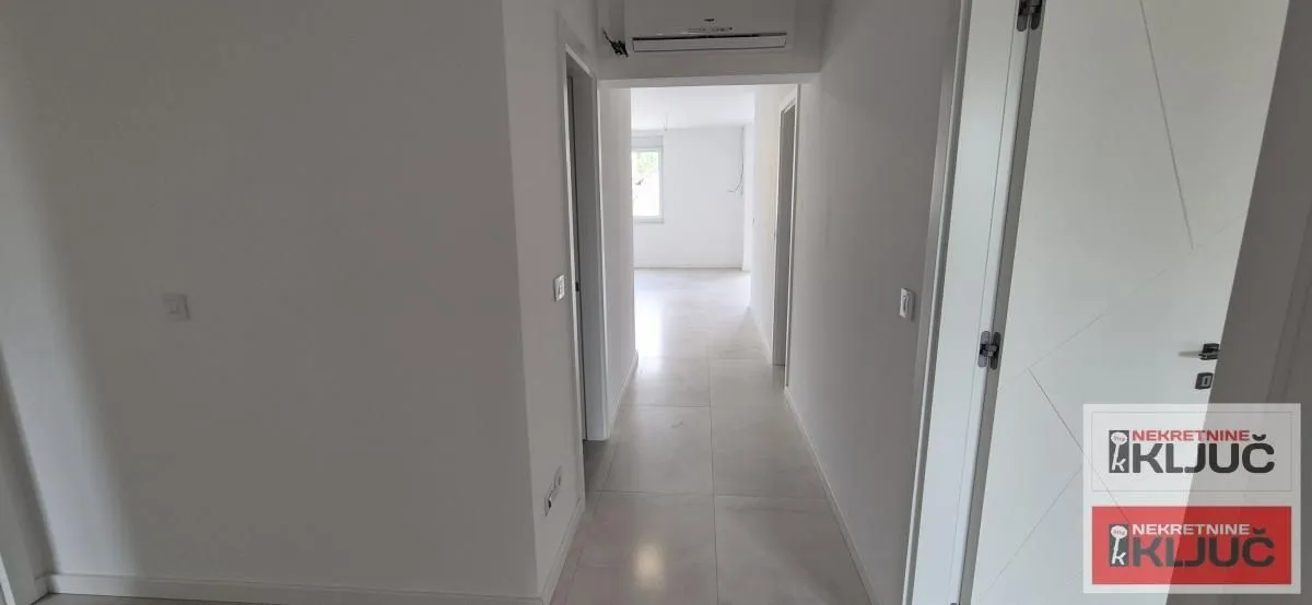 Prodaja, četvorosoban stan, 130m², Novo naselje, Novi Sad