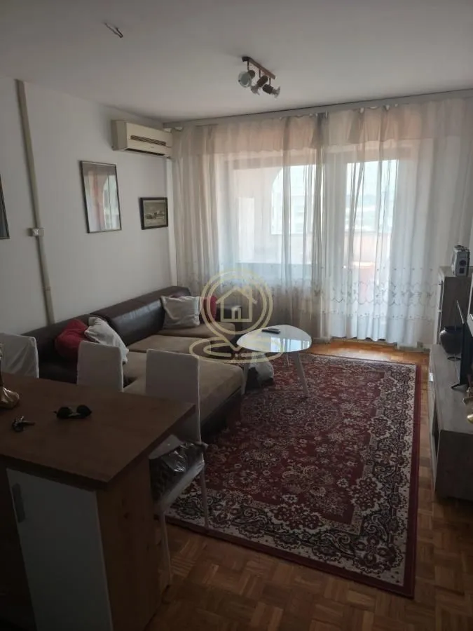 Izdavanje, dvosoban stan, 50m², Sajmište, Novi Sad