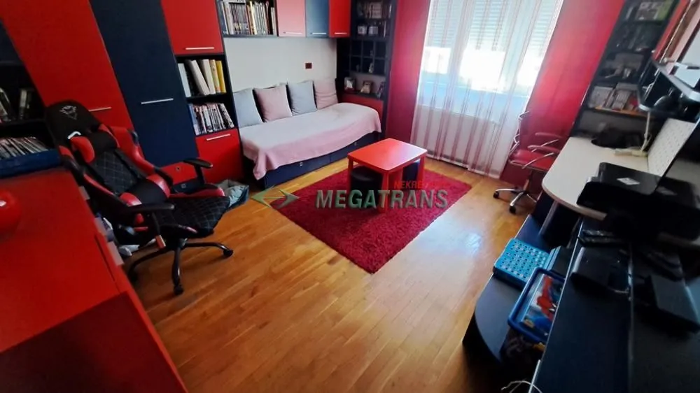 Prodaja, četvorosoban stan, 111m², Grbavica, Novi Sad Sve Podlokacije