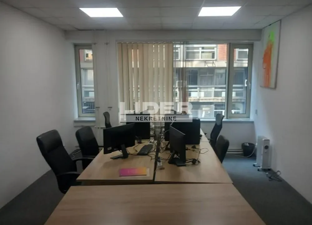 Izdavanje, poslovni prostor, 310m², Slavija, Vračar Sve Podlokacije