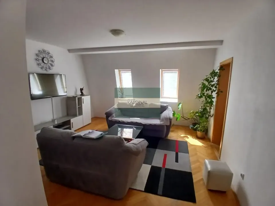 Prodaja, trosoban stan, 73m², Centar, Jagodina
