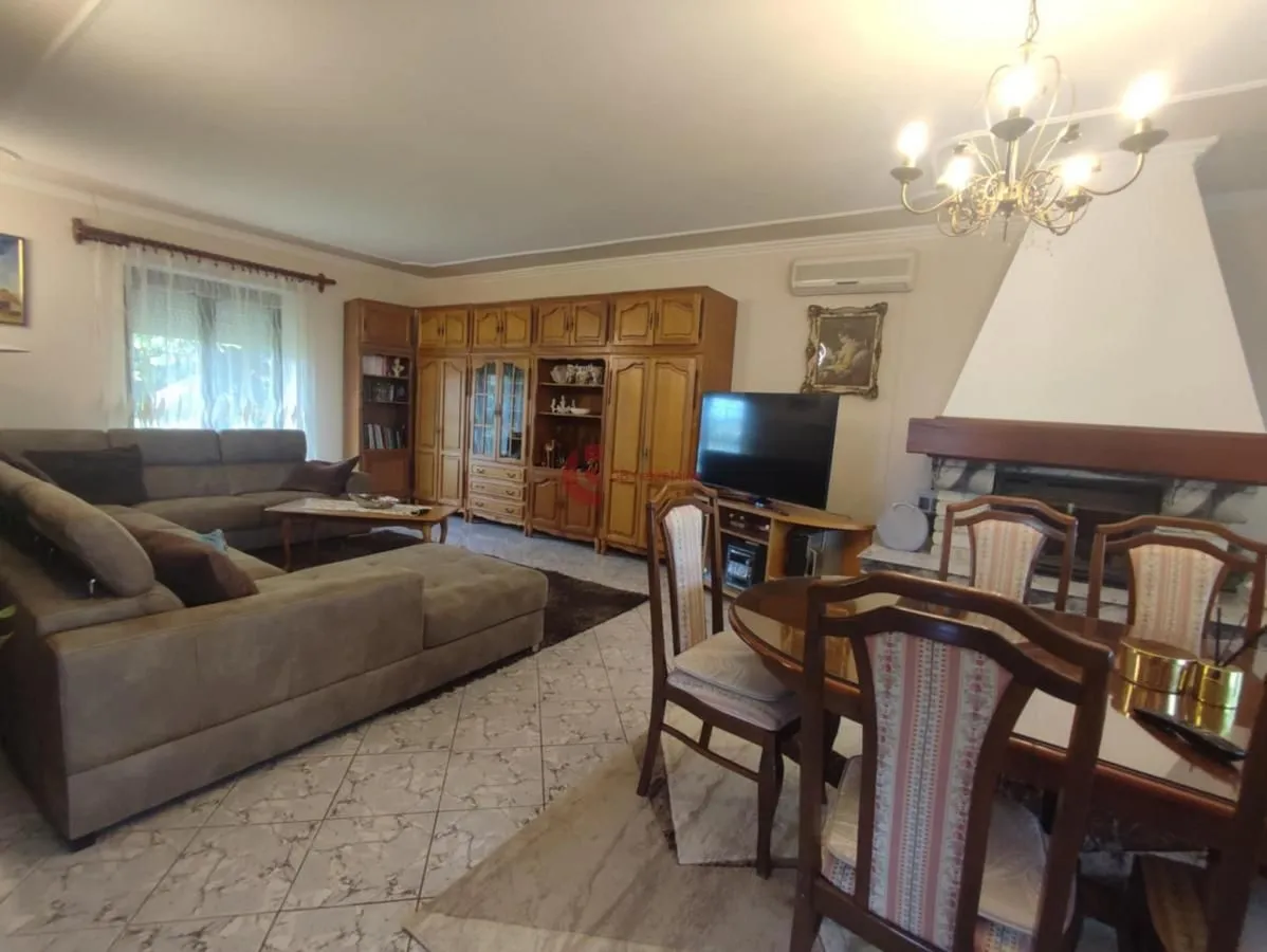 Prodaja, kuća, 300m², Hajdukovo, Subotica
