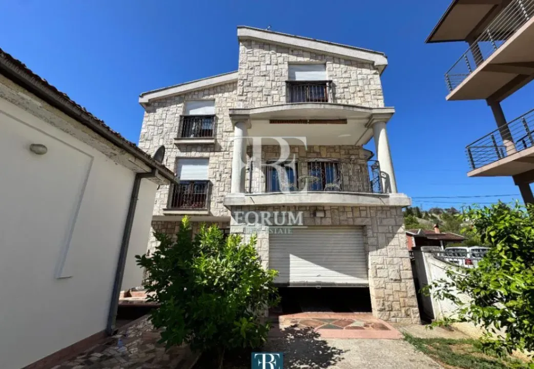 Sale, house, 270m², Masline, Podgorica