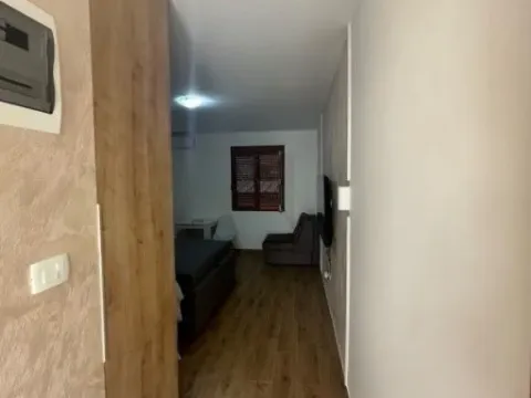 Izdavanje, jednosoban stan, 30m², Podkošljun, Budva - image 6