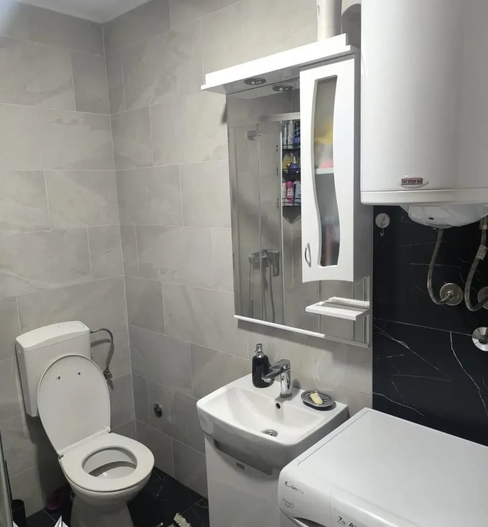 Prodaja, trosoban stan, 67m², Zemun Gornji Grad, Zemun Sve Podlokacije