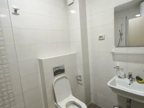 Izdavanje, jednosoban stan, 48m², City Kvart, Podgorica - image 4