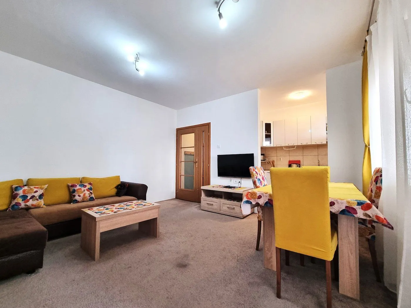 Izdavanje, stan, 63m², Blok 9, Podgorica