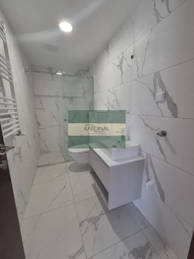 Prodaja, trosoban stan, 79m², Erdoglija, Kragujevac