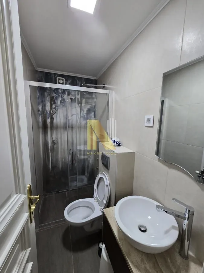 Izdavanje, stan, 132m², Novo naselje, Novi Sad