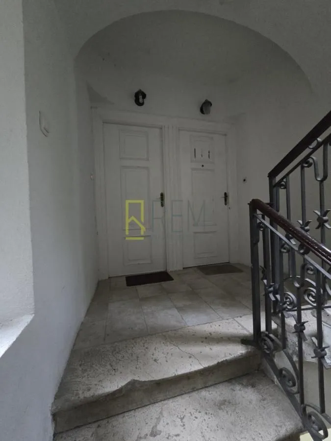 Prodaja, trosoban stan, 72m², Kotor, Crna Gora