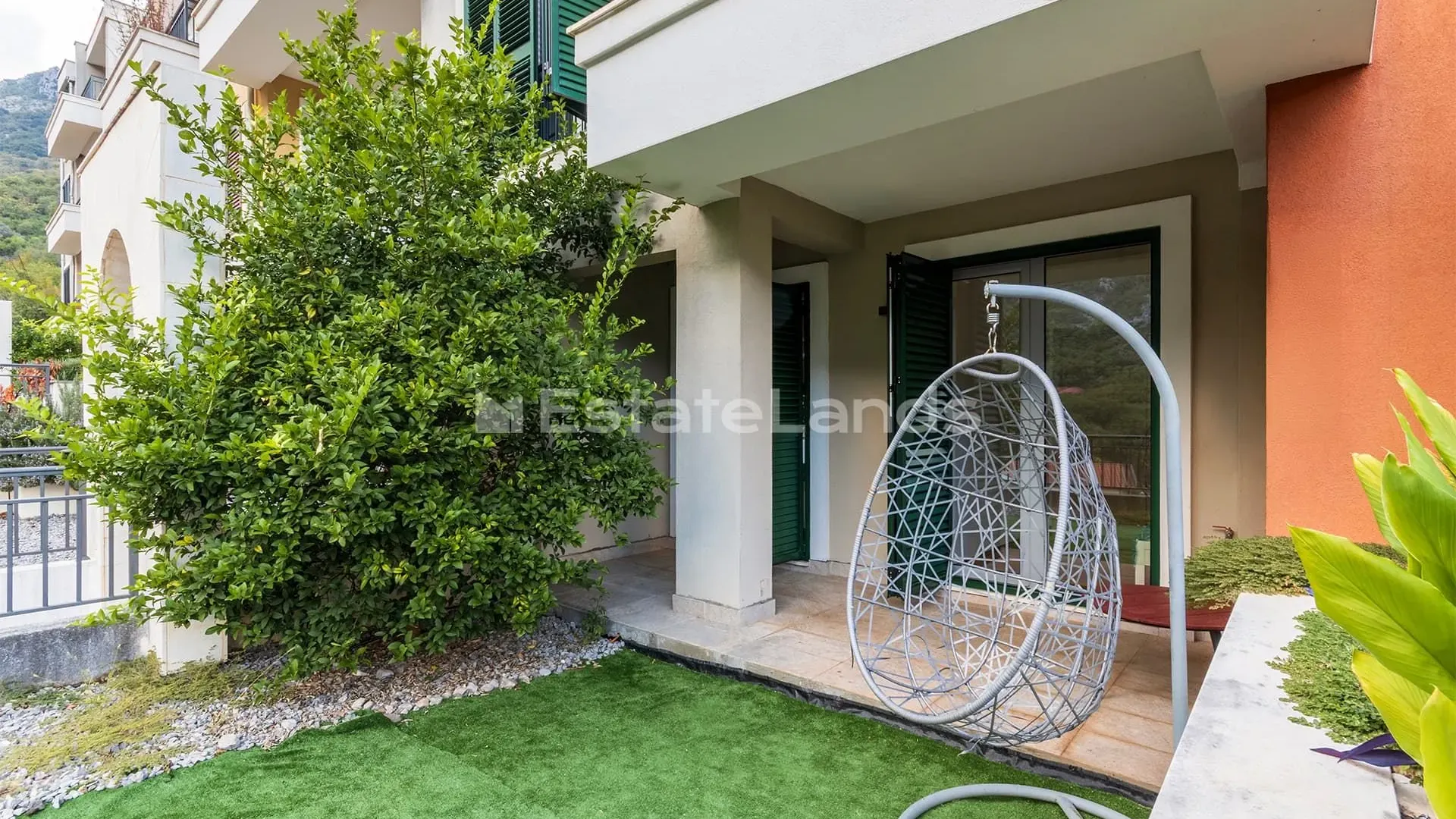 Prodaja, trosoban stan, 97m², Morinj, Kotor