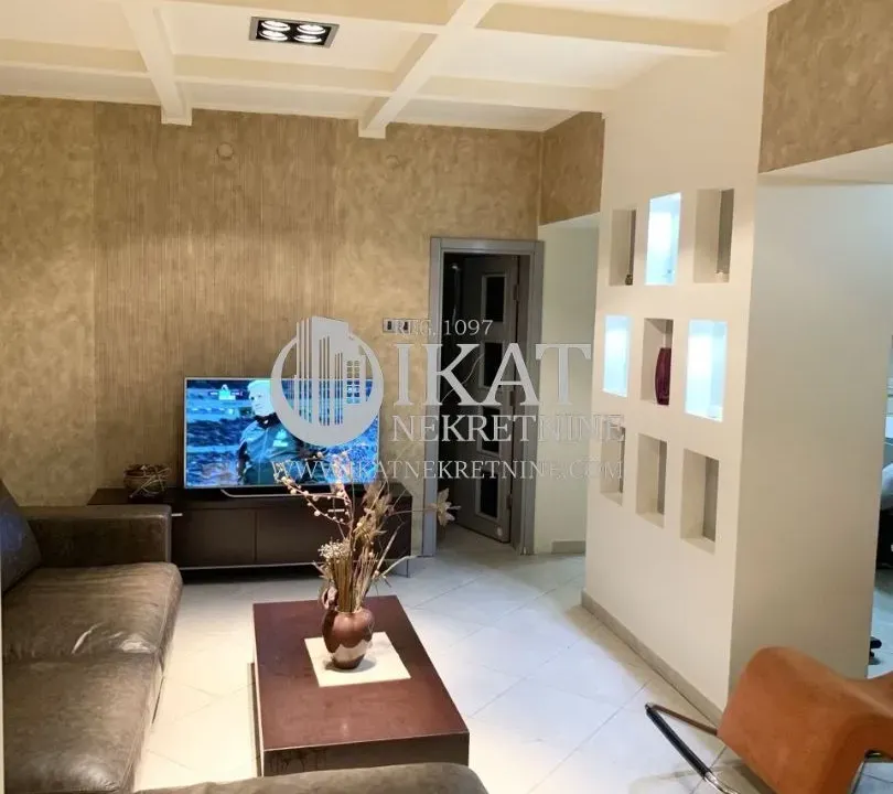 Izdavanje, dvosoban stan, 60m², Palilula Sve Podlokacije, Beograd