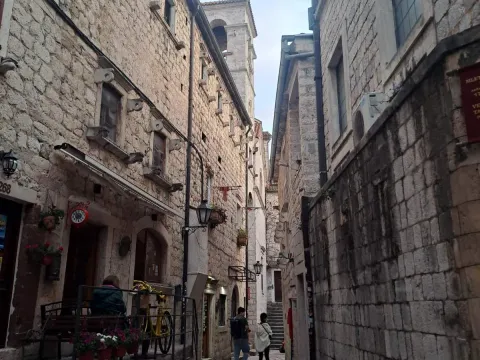 Prodaja, stan, 43m², Kotor, Crna Gora - image 9