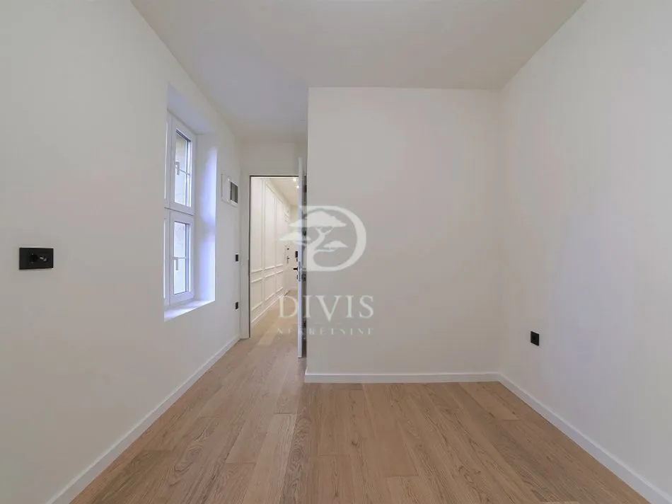 Sale, three bedroom apartment, 70m², Stari Grad, Beograd