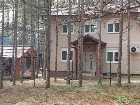 Kuća in Centar
