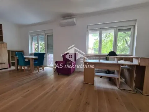 Izdavanje, poslovni prostor, 72m², Kalenić Pijaca, Vračar Sve Podlokacije