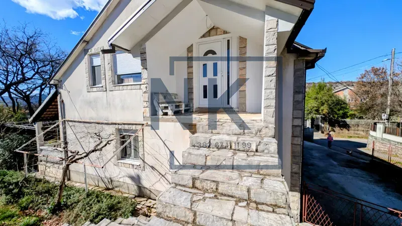Prodaja, kuća, 350m², Vranići, Podgorica