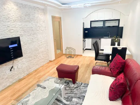 Izdavanje, jednosoban stan, 49m², City Kvart, Podgorica - image 9