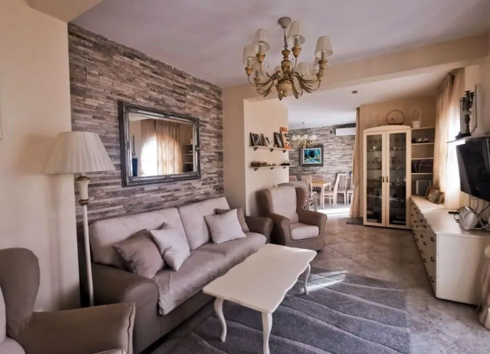 Sale, five bedroom apartment, 168m², Dobre Vode, Bar