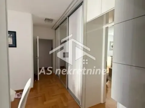 Sale, three bedroom apartment, 85m², Novi Beograd Blok 29, Novi Beograd Sve Podlokacije - image 7