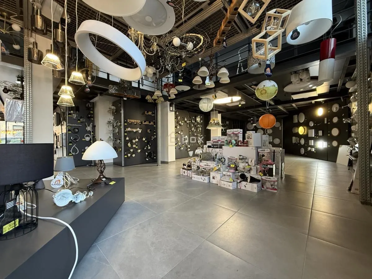 Sale, office space, 330m², Medijana, Niš