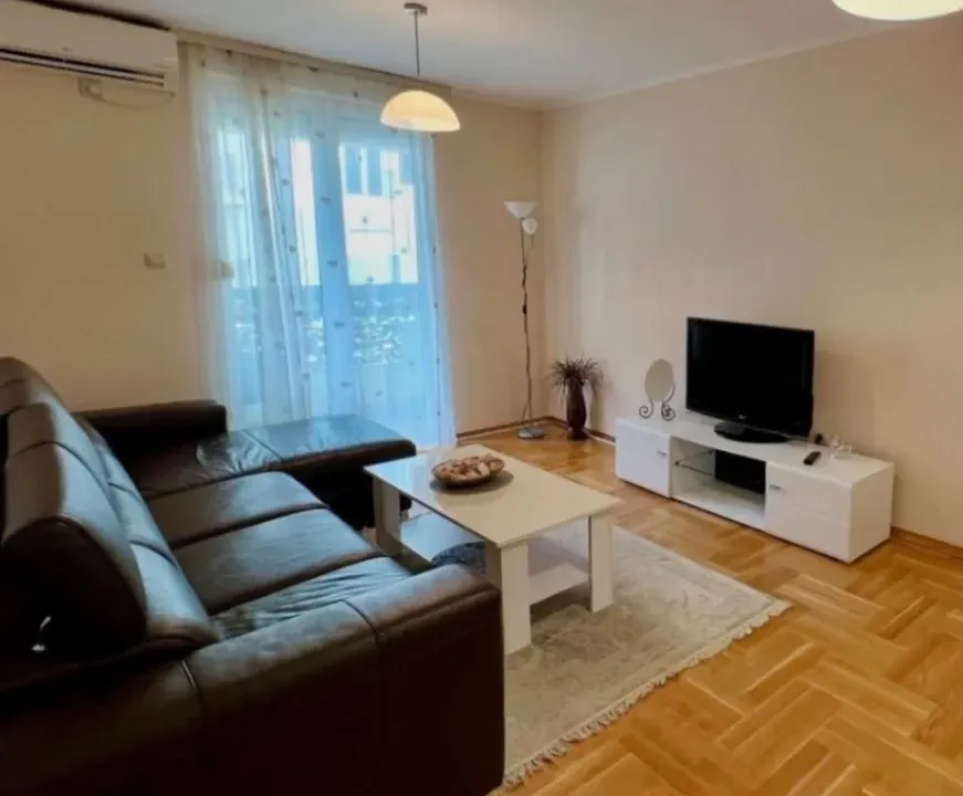 Izdavanje, dvosoban stan, 63m², Ljubović, Podgorica