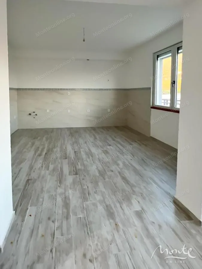 Sale, two bedroom apartment, 177m², Šušanj, Bar