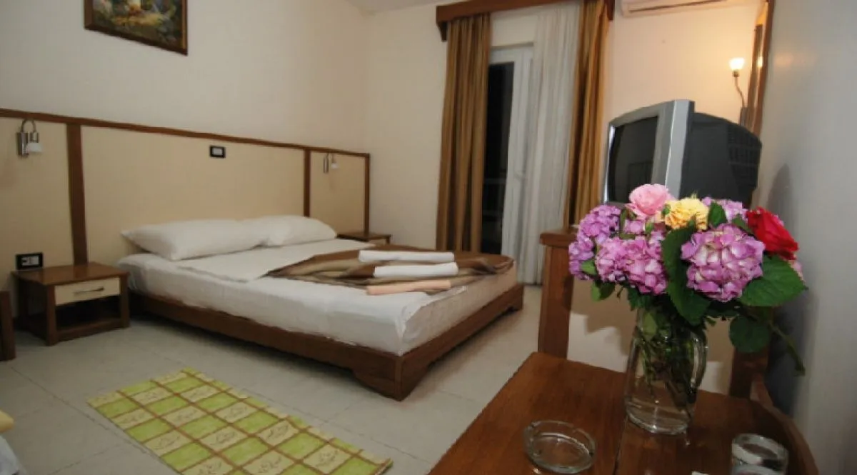 Prodaja, ugostiteljski objekat, 1630m², Stoliv, Kotor
