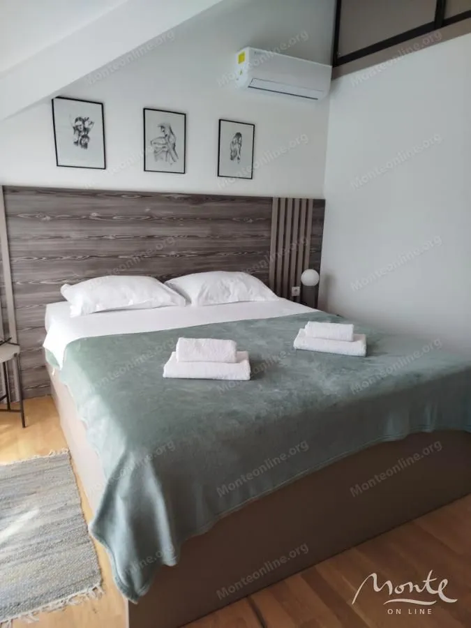 Prodaja, jednosoban stan, 46m², Centar, Tivat