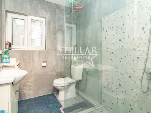 Izdavanje, kuća, 400m², Donja Gorica, Podgorica - image 4