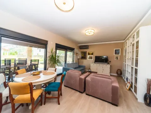 Prodaja, kuća, 130m², Tološi, Podgorica - image 29