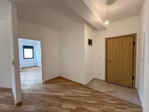 Prodaja, jednosoban stan, 57m², Zagorič, Podgorica - image 2