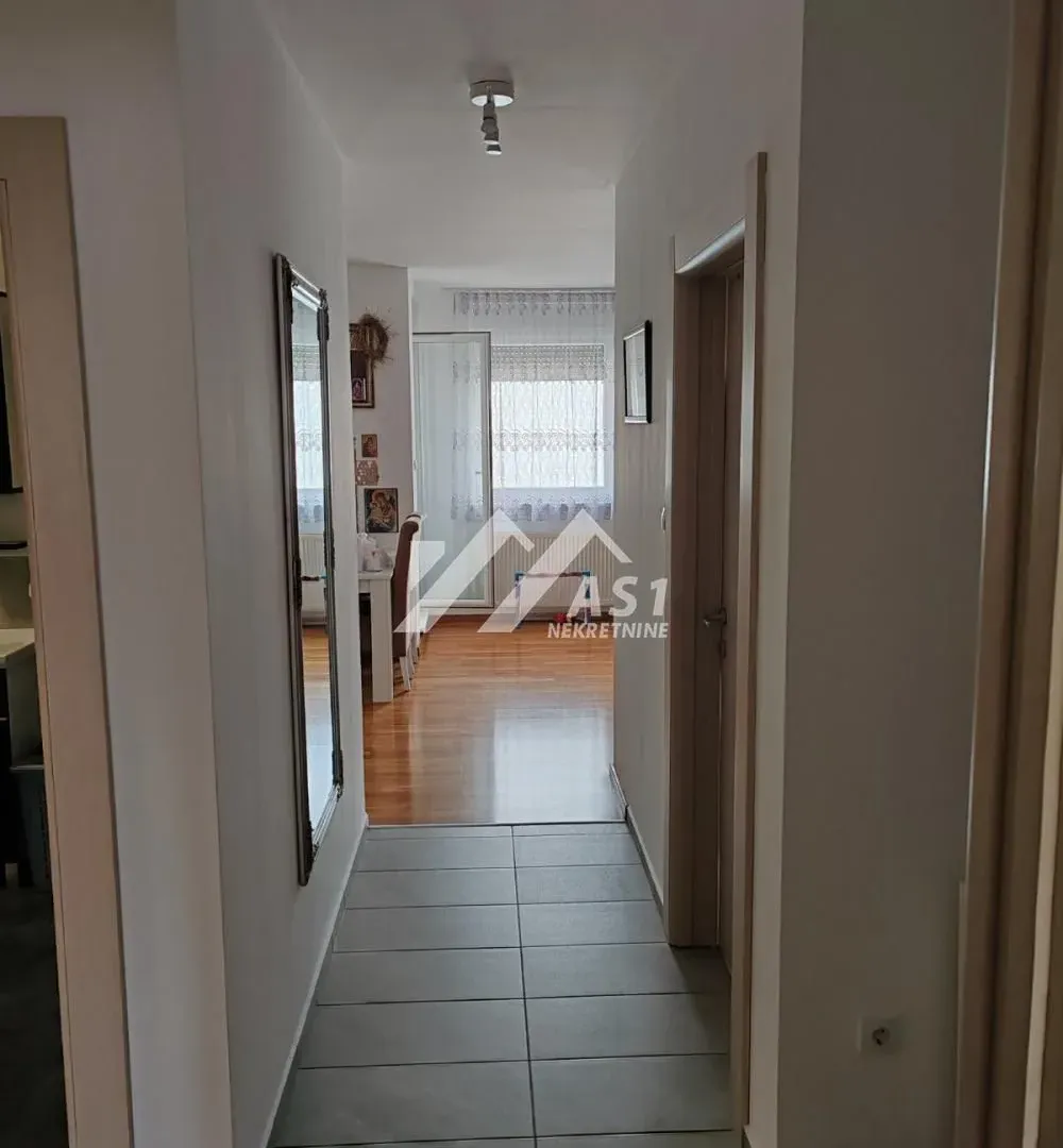 Prodaja, četvorosoban stan, 80m², Veternička rampa, Novi Sad Sve Podlokacije